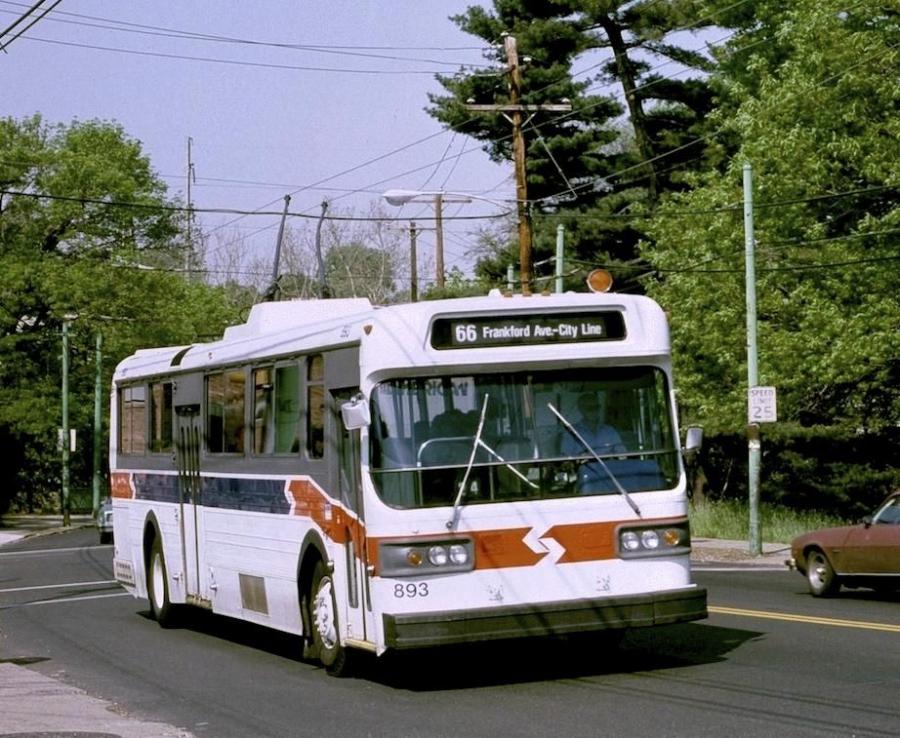 AM General 10240T 1979 года  (US) (фото 1 из 1)